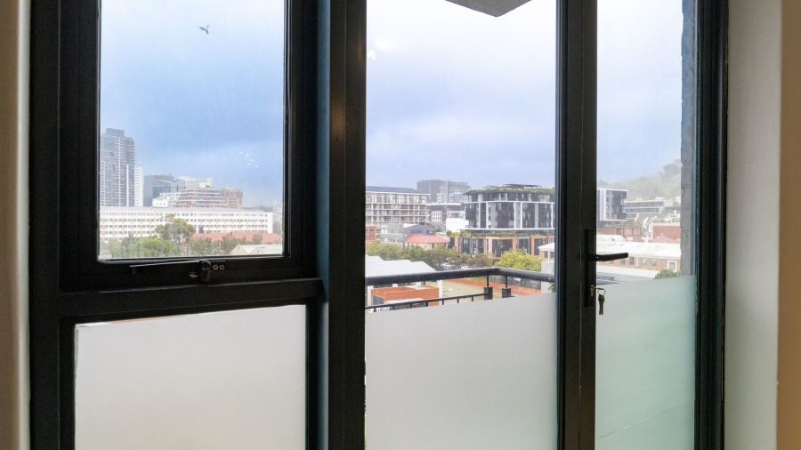 To Let 2 Bedroom Property for Rent in Green Point Western Cape